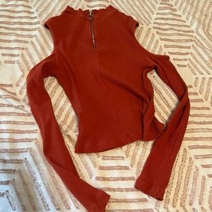Cold shoulder rust long sleeve crop top